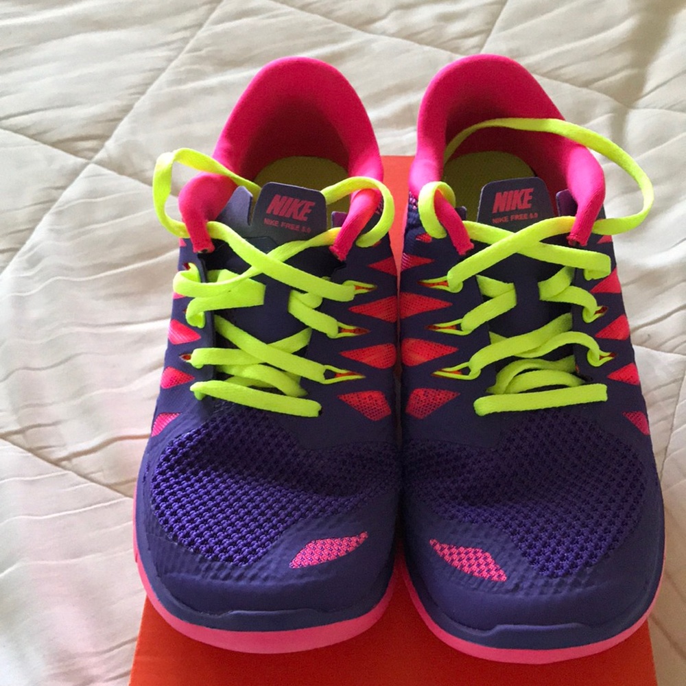 NIB Nike Free 5.0 Shoes 6Y = W 7.5